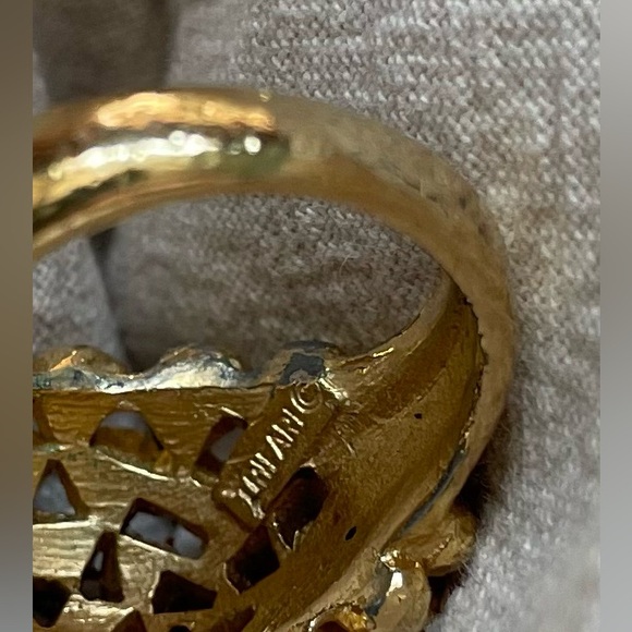 Vintage Crown Trifari nugget dome ring - Picture 8 of 11